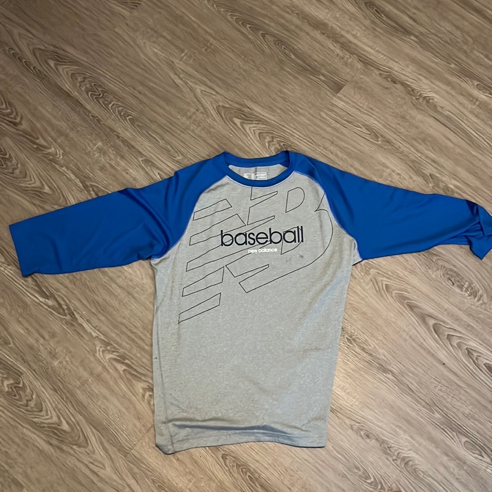 3/4 sleev new balance baseball shirt size L